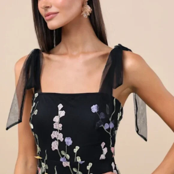 Lulus Thriving Poise Black 3D Floral Embroidered Tie-Strap Maxi Dress Size Small - Picture 3 of 10